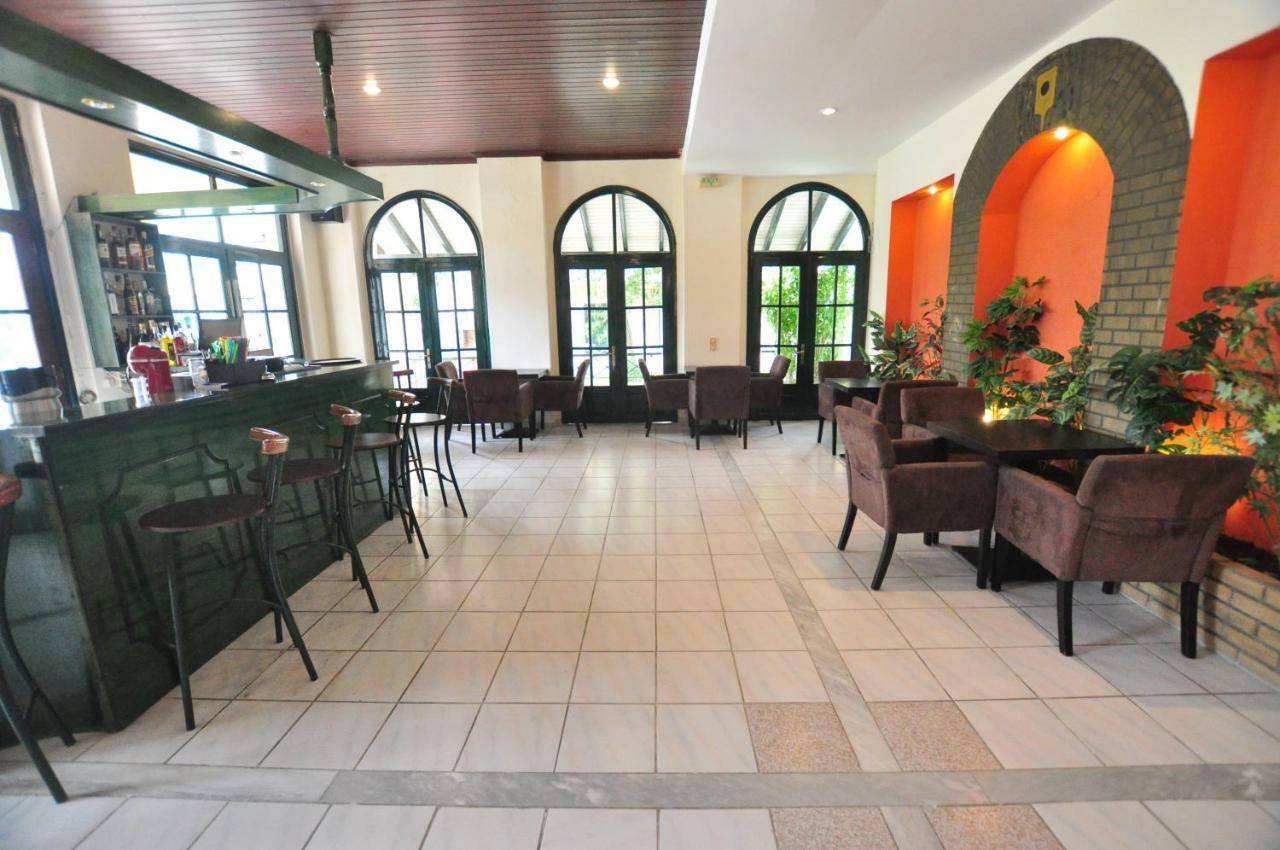 Acharavi Garden Hotel Exterior foto